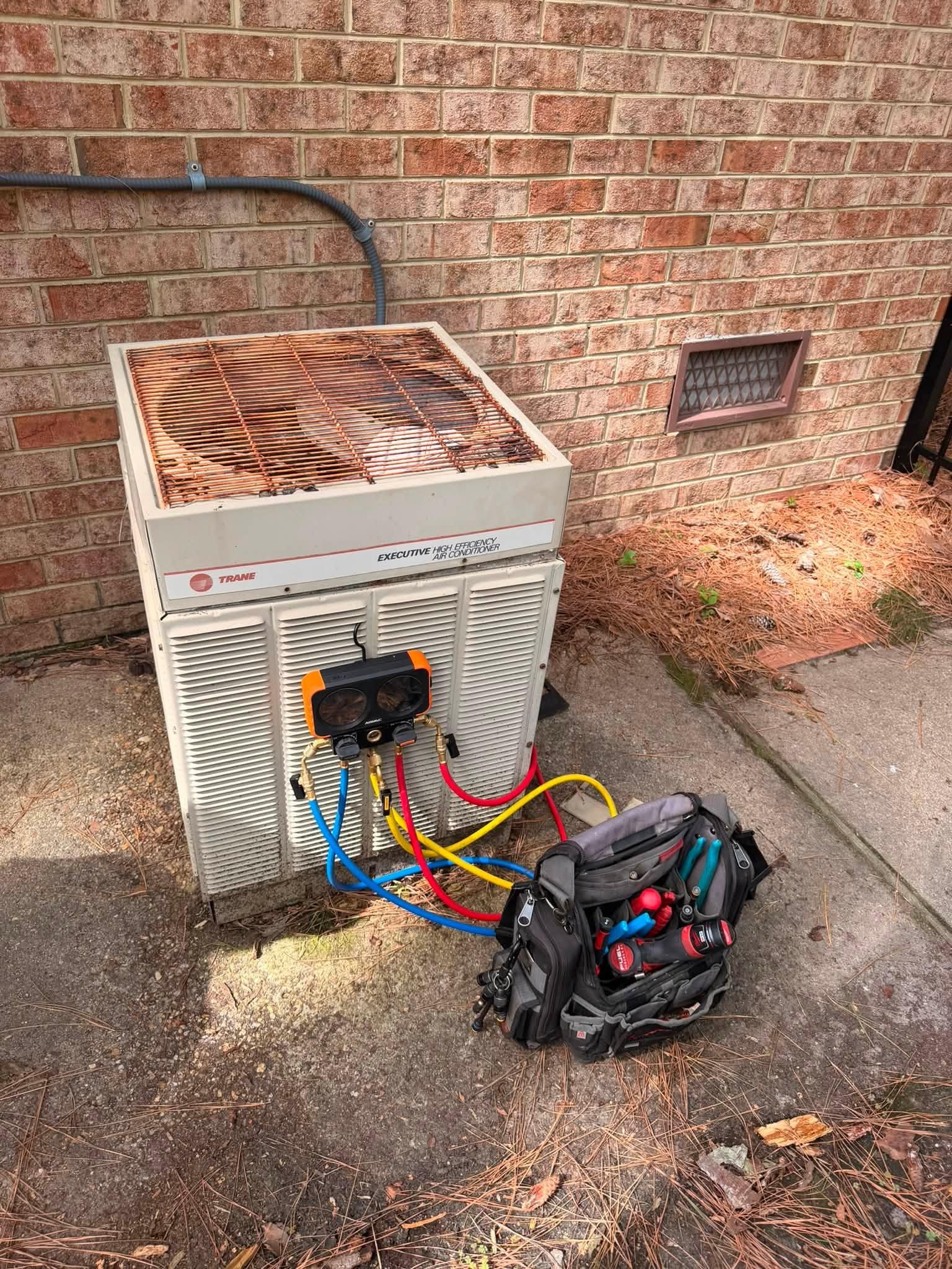 Diagnostic tools connected to a residential air conditioning system